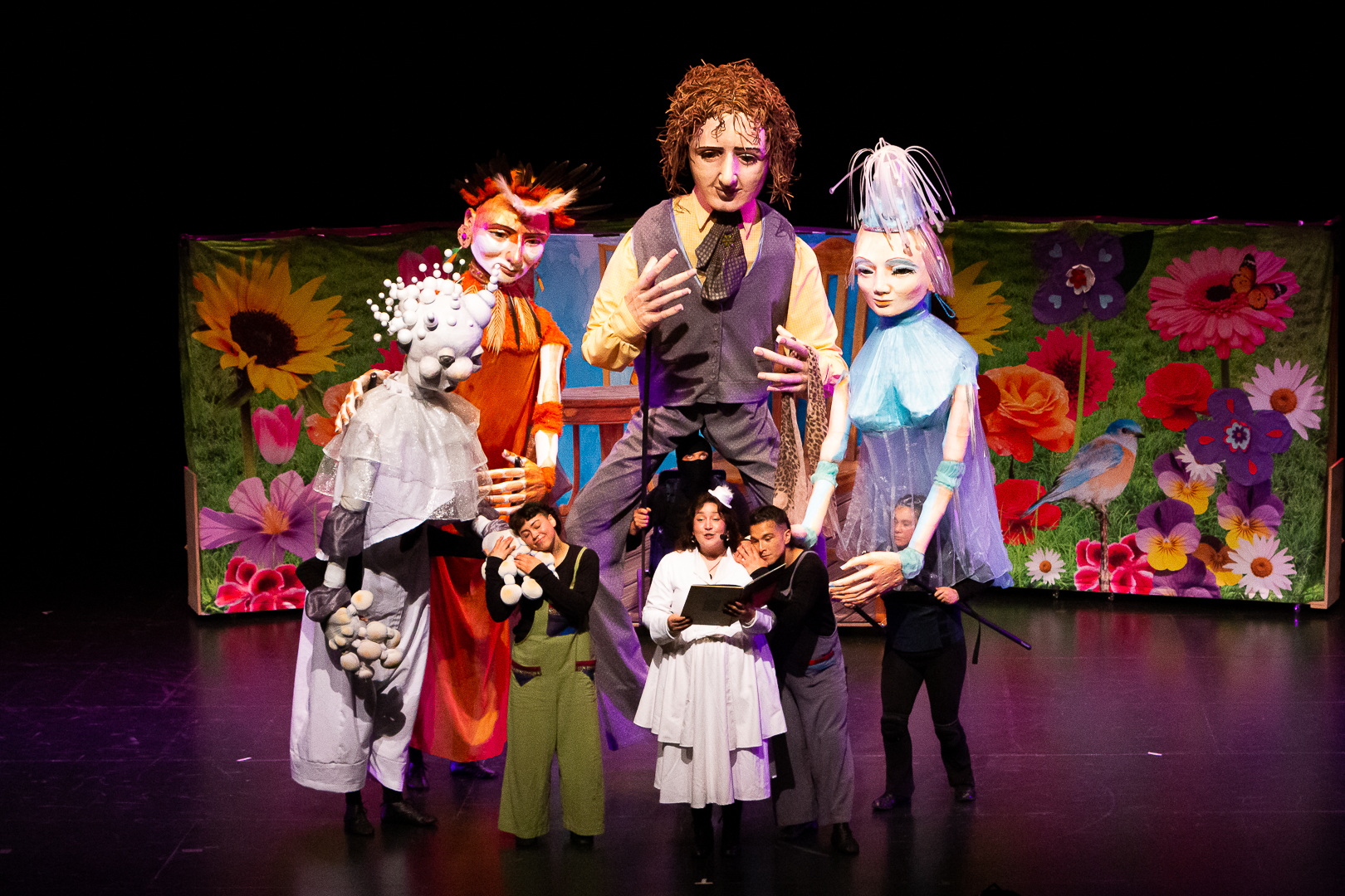 FAE recibe compañía internacional de títeres y clown de Chile